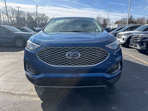 Used 2024 Ford Edge SEL w/ Convenience Package image 3