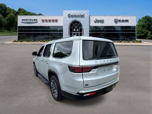 Used 2025 Jeep Wagoneer 4WD w/ Convenience Group I image 4