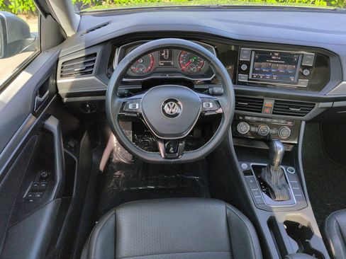 Used 2021 Volkswagen Jetta SE FWD image 14