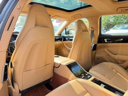 Used 2018 Porsche Panamera 4 AWD/4WD image 18