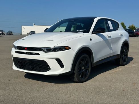 Used 2024 Dodge Hornet GT w/ GT Blacktop Package AWD/4WD image 1
