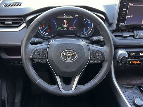 Used 2020 Toyota RAV4 Limited image 16