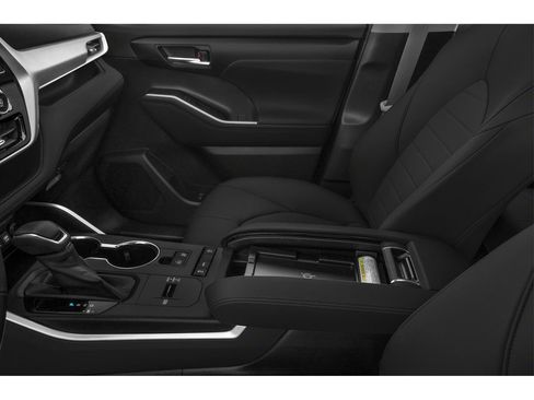 Used 2020 Toyota Highlander XLE image 14