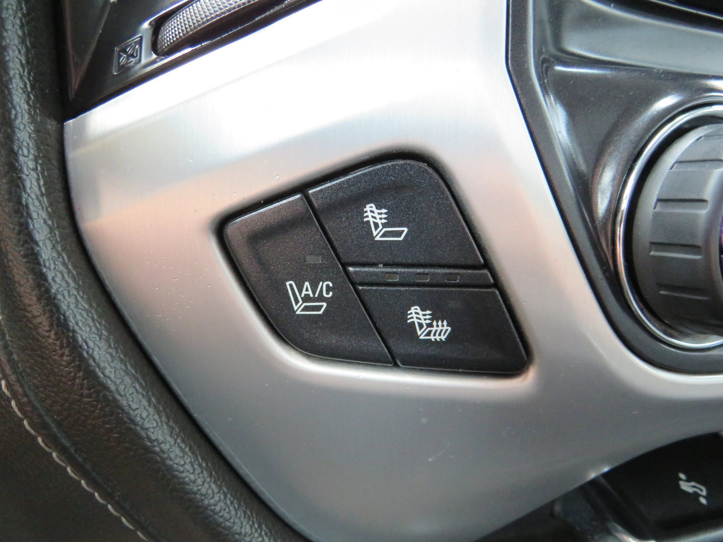 Used 2015 GMC Sierra 3500 SLT AWD/4WD image 19