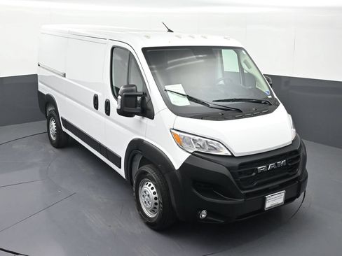 Used 2025 RAM ProMaster 2500 w/ Convenience Group FWD image 32