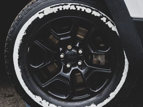 Used 2019 Jeep Cherokee Trailhawk w/ Cold Weather Group image 2