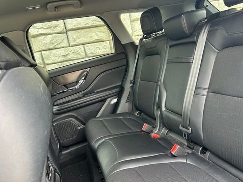 Used 2022 Lincoln Corsair Standard w/ Equipment Group 101A image 9