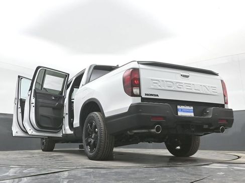 New 2026 Honda Ridgeline Black Edition image 55