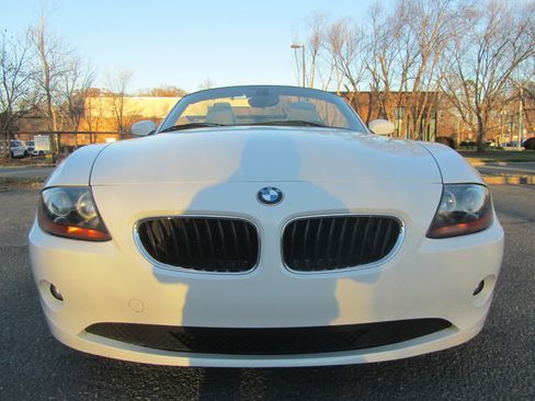 Used 2004 BMW Z4 2.5i image 4