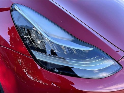 Used 2023 Tesla Model Y Long Range AWD/4WD image 28