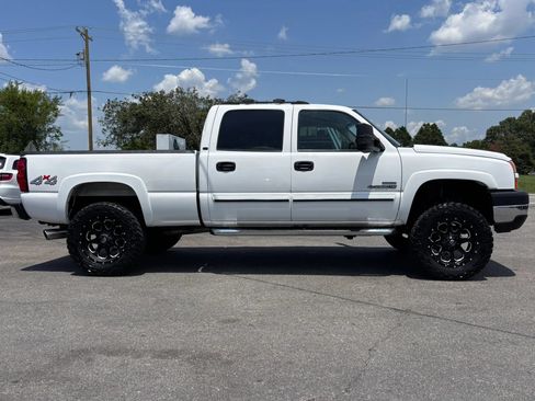 Used 2007 Chevrolet Silverado 2500 LT w/ Heavy-Duty Power Package AWD/4WD image 4