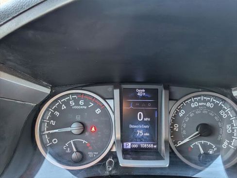 Certified 2022 Toyota Tacoma SR5 w/ SR5 Appearance Package (SM) AWD/4WD image 22