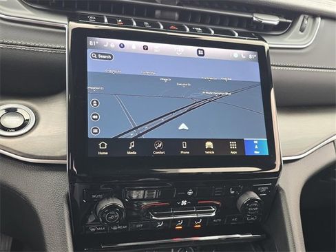 New 2025 Jeep Grand Cherokee L Limited image 11