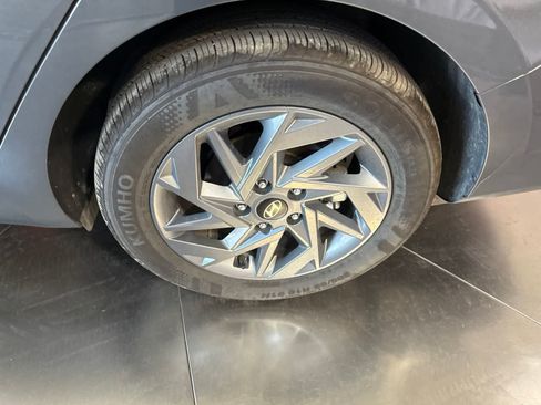 Used 2026 Hyundai Elantra Hybrid FWD image 10