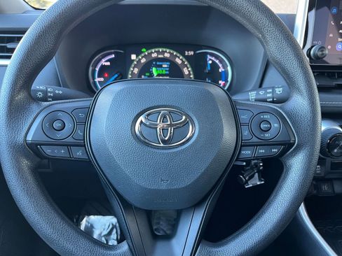 Used 2025 Toyota RAV4 LE image 28