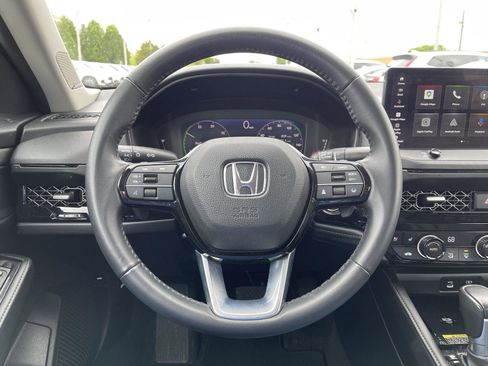 Used 2023 Honda Accord Touring image 6