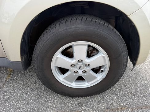 Used 2012 Ford Escape XLS FWD image 16