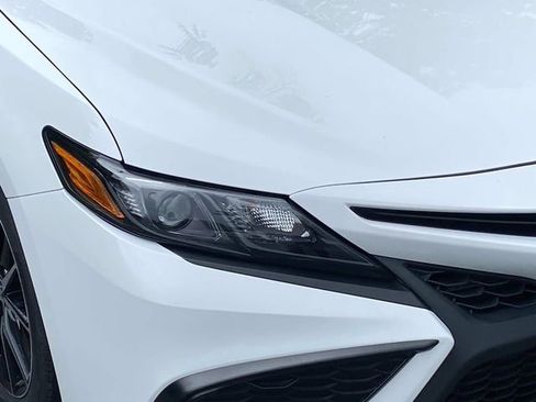 Used 2024 Toyota Camry SE w/ Convenience Package FWD image 4