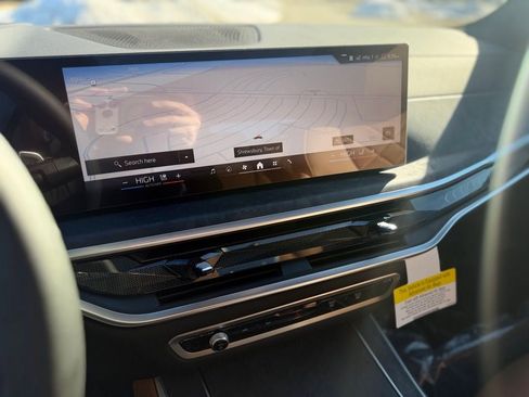 New 2026 BMW X5 xDrive40i AWD/4WD image 17