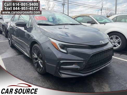 Used 2023 Toyota Corolla SE image 3