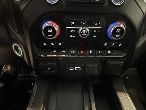 Used 2022 GMC Sierra 1500 AT4 w/ AT4 Premium Package AWD/4WD image 27