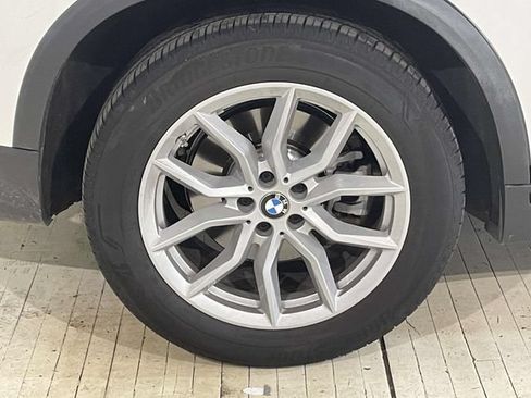 Used 2023 BMW X5 xDrive40i w/ Premium Package AWD/4WD image 13