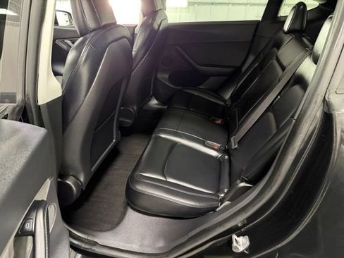 Used 2021 Tesla Model Y Long Range AWD/4WD image 11