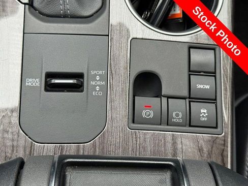 Used 2023 Toyota Highlander Platinum image 31