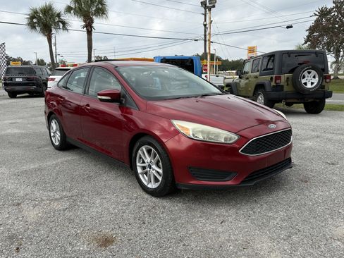 Used 2017 Ford Focus SE image 7