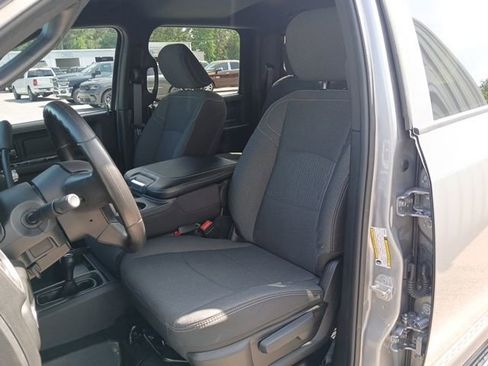 Used 2024 RAM 3500 Tradesman w/ Chrome Appearance Group AWD/4WD image 30