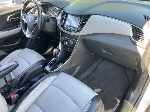 Used 2017 Chevrolet Trax Premier w/ Driver Confidence II Package image 24