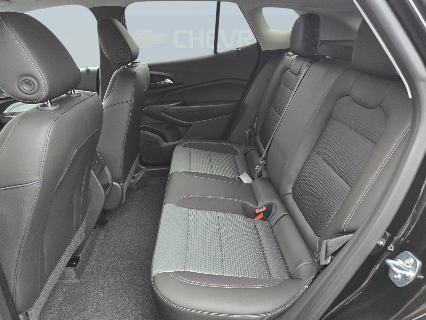 New 2026 Chevrolet Trax LT w/ LT Convenience Package FWD image 13