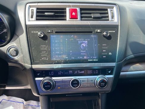 Used 2017 Subaru Outback 2.5i Limited AWD/4WD image 21