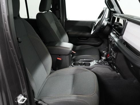 Used 2025 Jeep Wrangler Unlimited Sahara w/ Safety Group AWD/4WD image 29