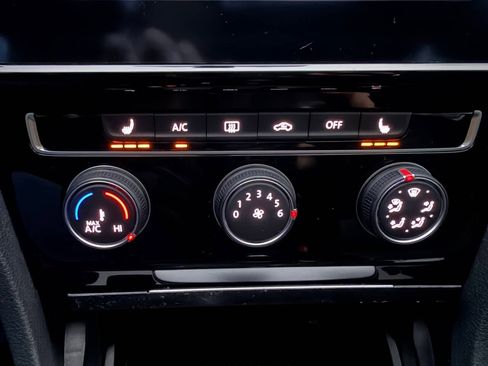 Used 2020 Volkswagen GTI S image 41