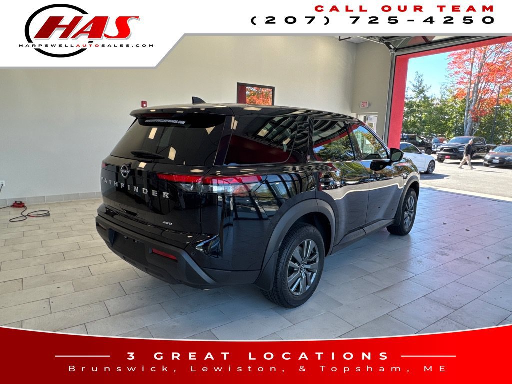 Used 2024 Nissan Pathfinder S AWD/4WD image 5