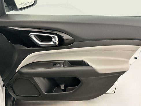 Used 2022 Jeep Compass Limited image 32