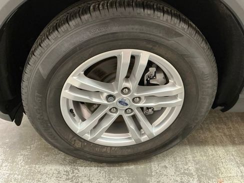 Used 2023 Ford Explorer XLT image 10