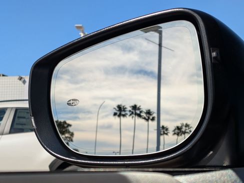 Certified 2025 Subaru Crosstrek 2.5i Limited w/ Crosstrek Mirror Package image 25