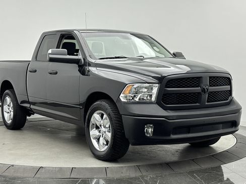 Used 2019 RAM 1500 Express AWD/4WD image 3