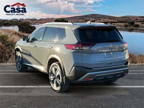 Used 2022 Nissan Rogue SL w/ SL Premium Package image 4