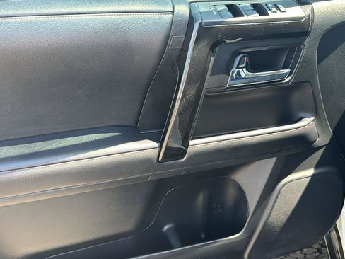 Used 2022 Toyota 4Runner TRD Off-Road Premium w/ Moonroof Package AWD/4WD image 16