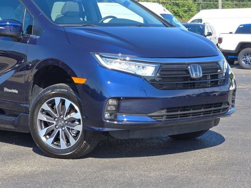 Used 2024 Honda Odyssey EX-L image 2