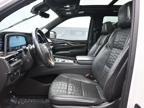 Used 2021 Cadillac Escalade Premium Luxury Platinum RWD image 7