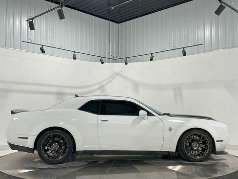 Used 2020 Dodge Challenger SRT Hellcat image 30