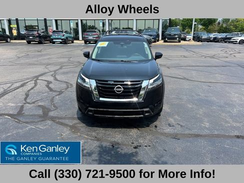 Used 2022 Nissan Pathfinder SV AWD/4WD image 4
