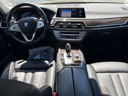 Used 2022 BMW 740i xDrive AWD/4WD image 34