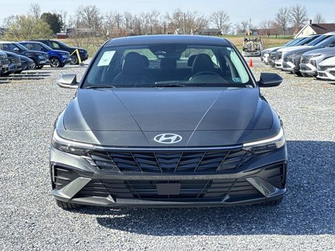 New 2026 Hyundai Elantra Limited image 17