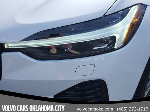 Certified 2024 Volvo XC60 B5 Core w/ Protection Package Premier AWD/4WD image 9