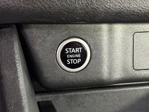 Used 2023 Nissan Rogue S image 34